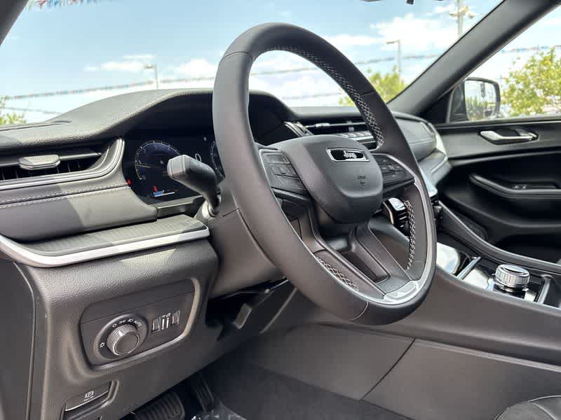 Thumbnail: 2025 Jeep Grand Cherokee - 8