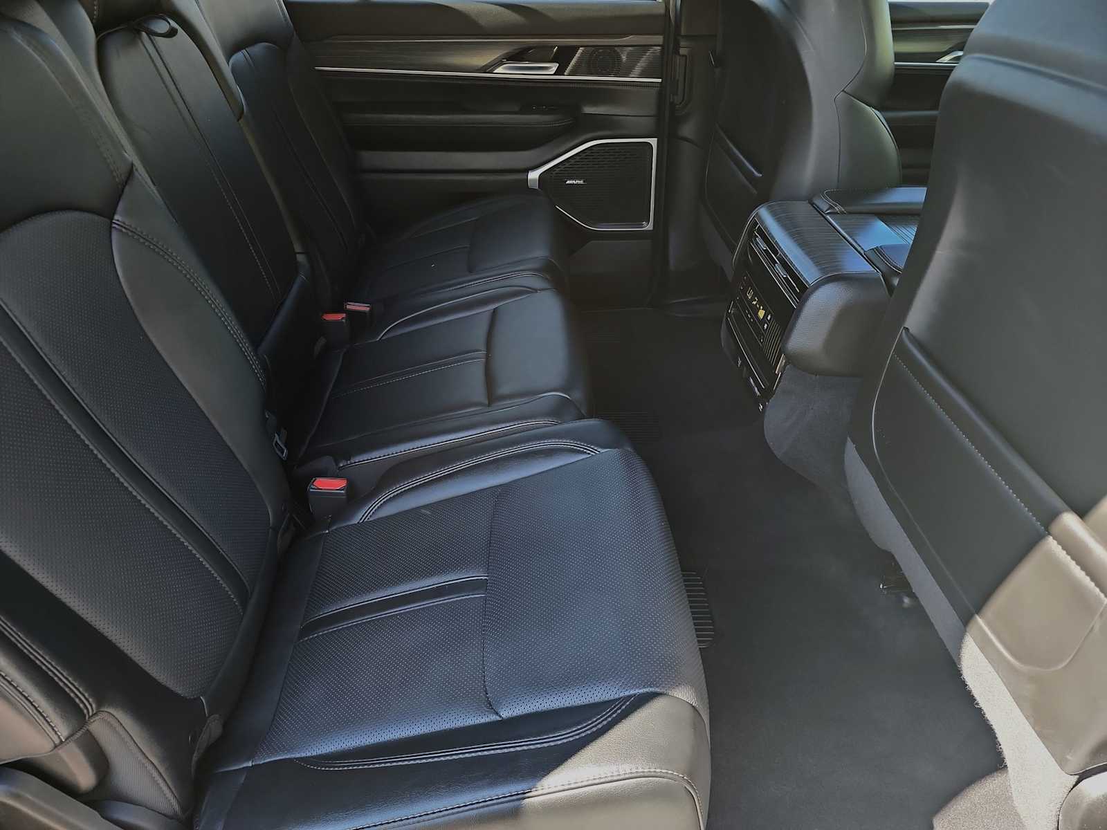 Thumbnail: 2024 Jeep Wagoneer - 16