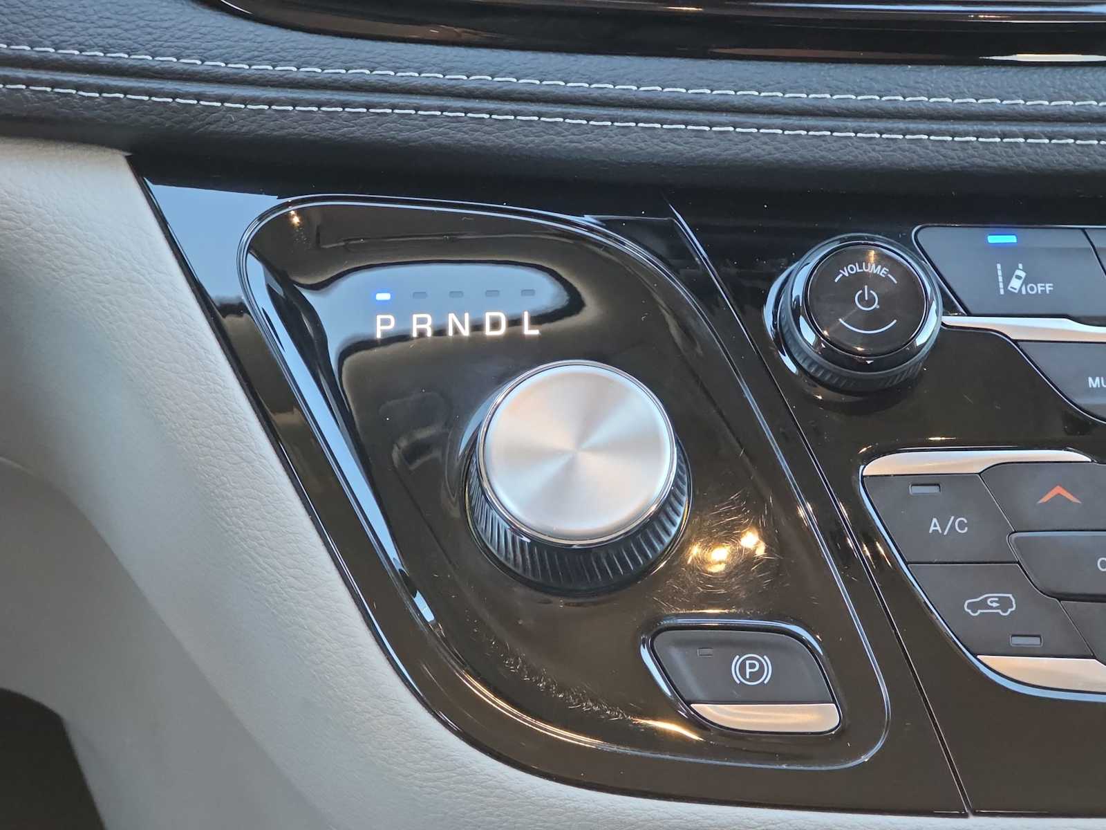 Thumbnail: 2024 Chrysler Pacifica - 21