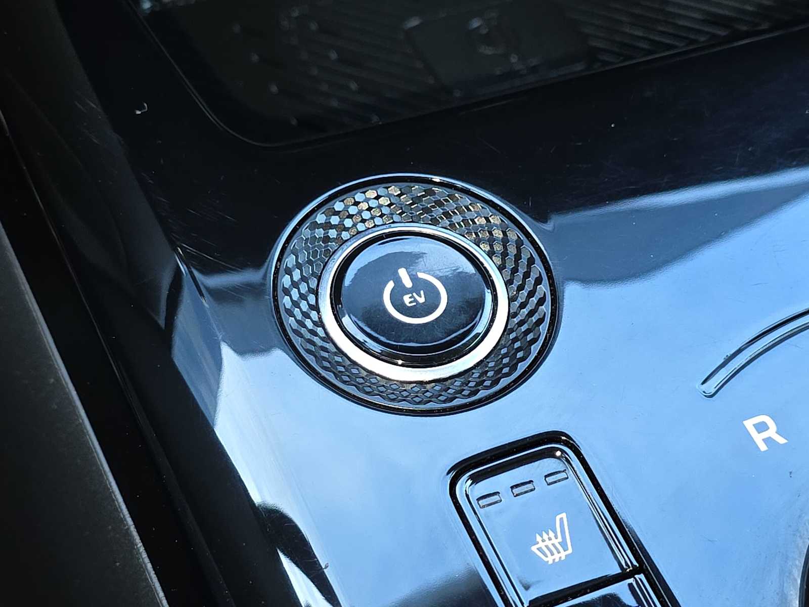 Thumbnail: 2024 Kia Niro - 24