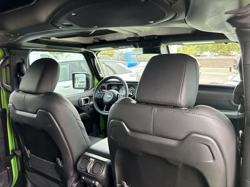 Thumbnail: 2025 Jeep Gladiator - 14