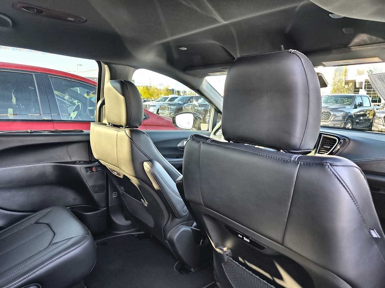 Thumbnail: 2026 Chrysler Pacifica - 36