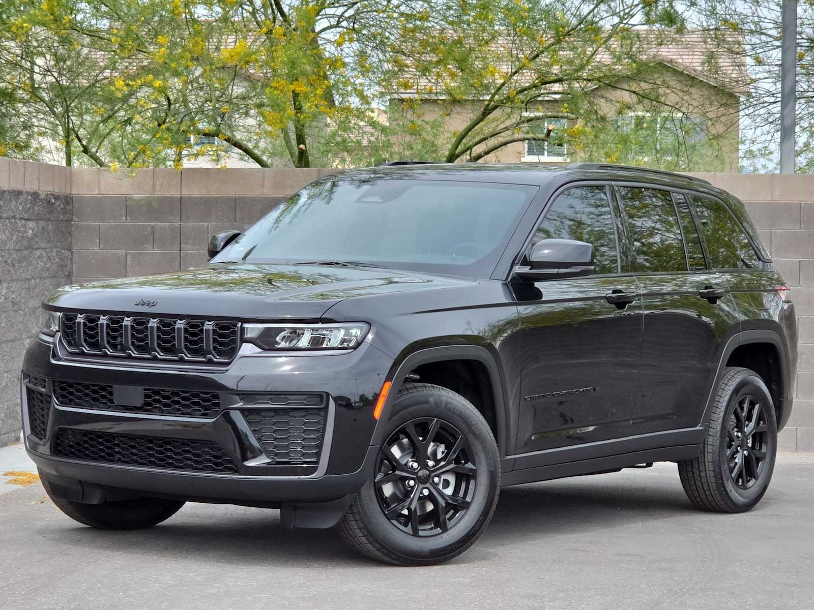 Thumbnail: 2026 Jeep Grand Cherokee - 32