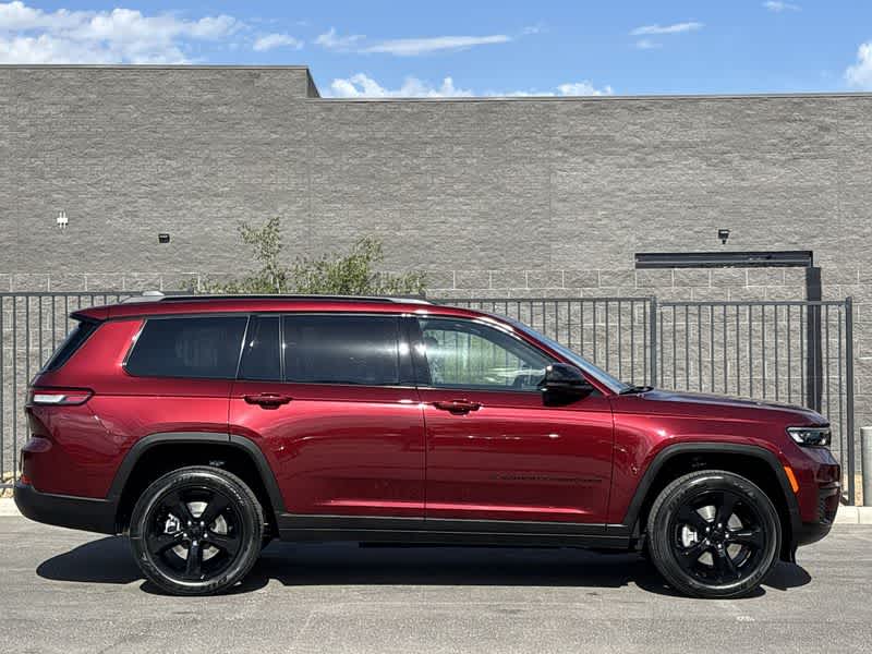 Thumbnail: 2025 Jeep Grand Cherokee L - 9