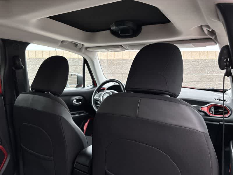 Thumbnail: 2016 Jeep Renegade - 15