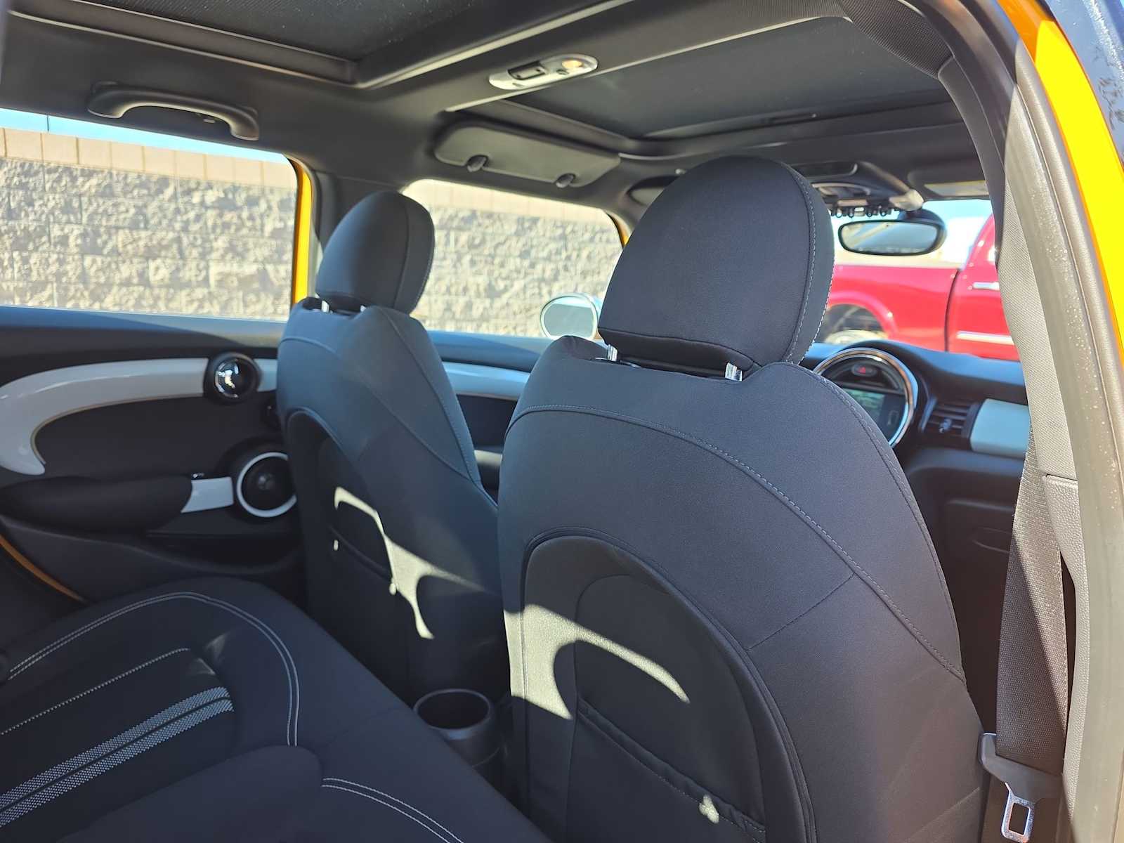 Thumbnail: 2018 MINI Cooper Hardtop - 17