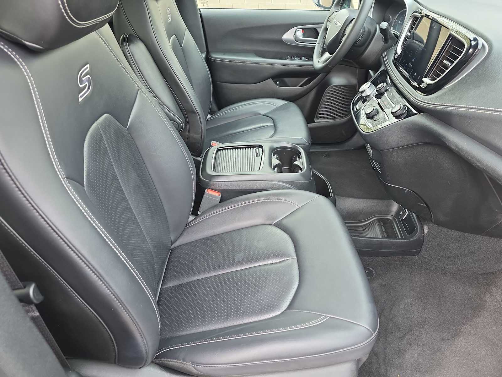 Thumbnail: 2024 Chrysler Pacifica - 18