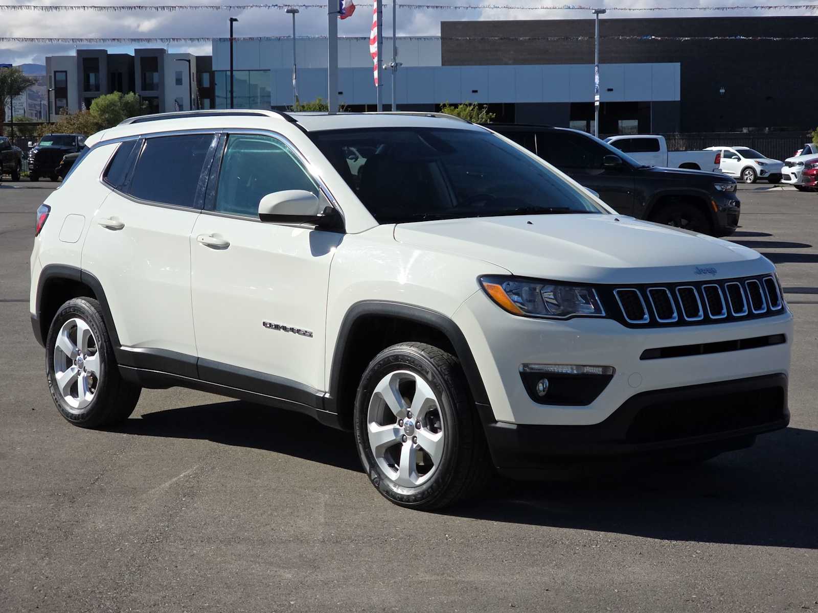 Thumbnail: 2019 Jeep Compass - 3