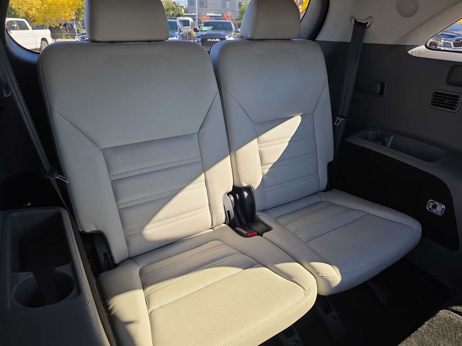 Thumbnail: 2016 Kia Sorento - 31