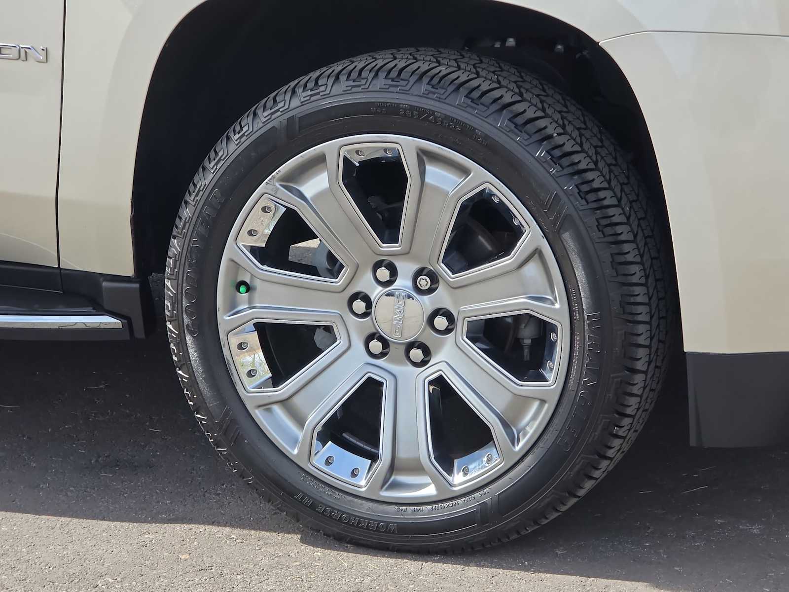 Thumbnail: 2017 GMC Yukon - 12