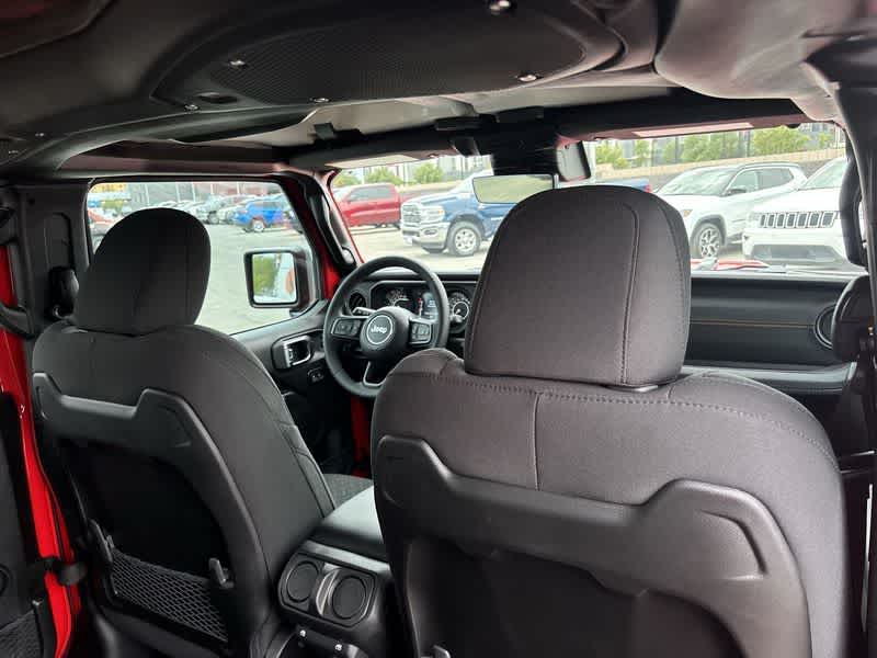 Thumbnail: 2025 Jeep Gladiator - 16