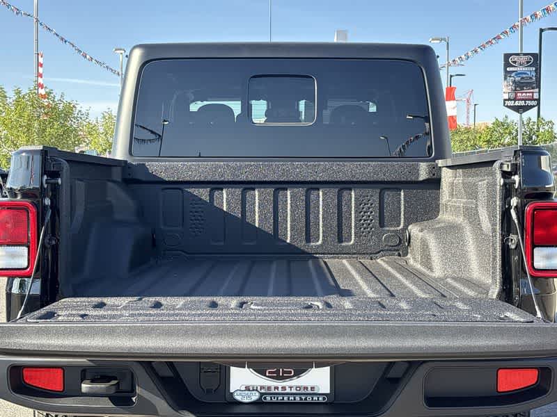 Thumbnail: 2025 Jeep Gladiator - 23