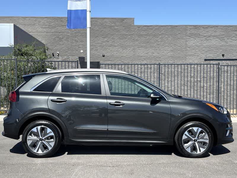 2022 Kia Niro S 9