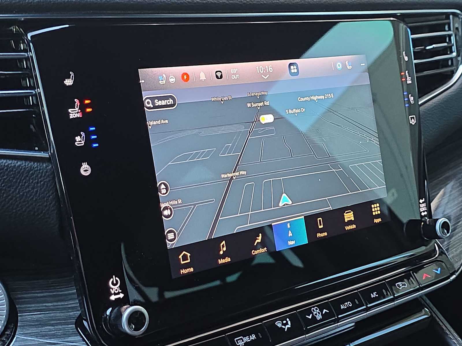 Thumbnail: 2022 Jeep Wagoneer - 26