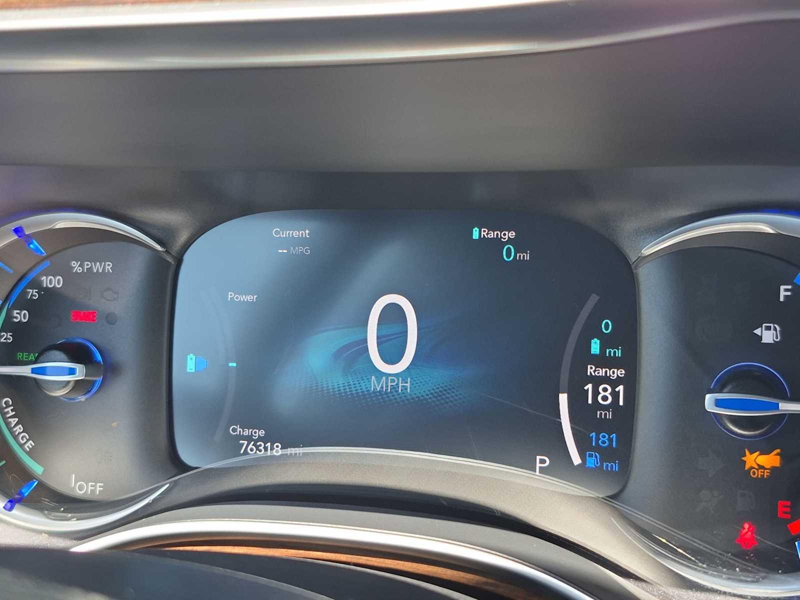 Thumbnail: 2021 Chrysler Pacifica - 22