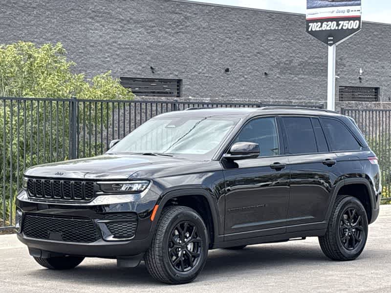 Thumbnail: 2025 Jeep Grand Cherokee - 4