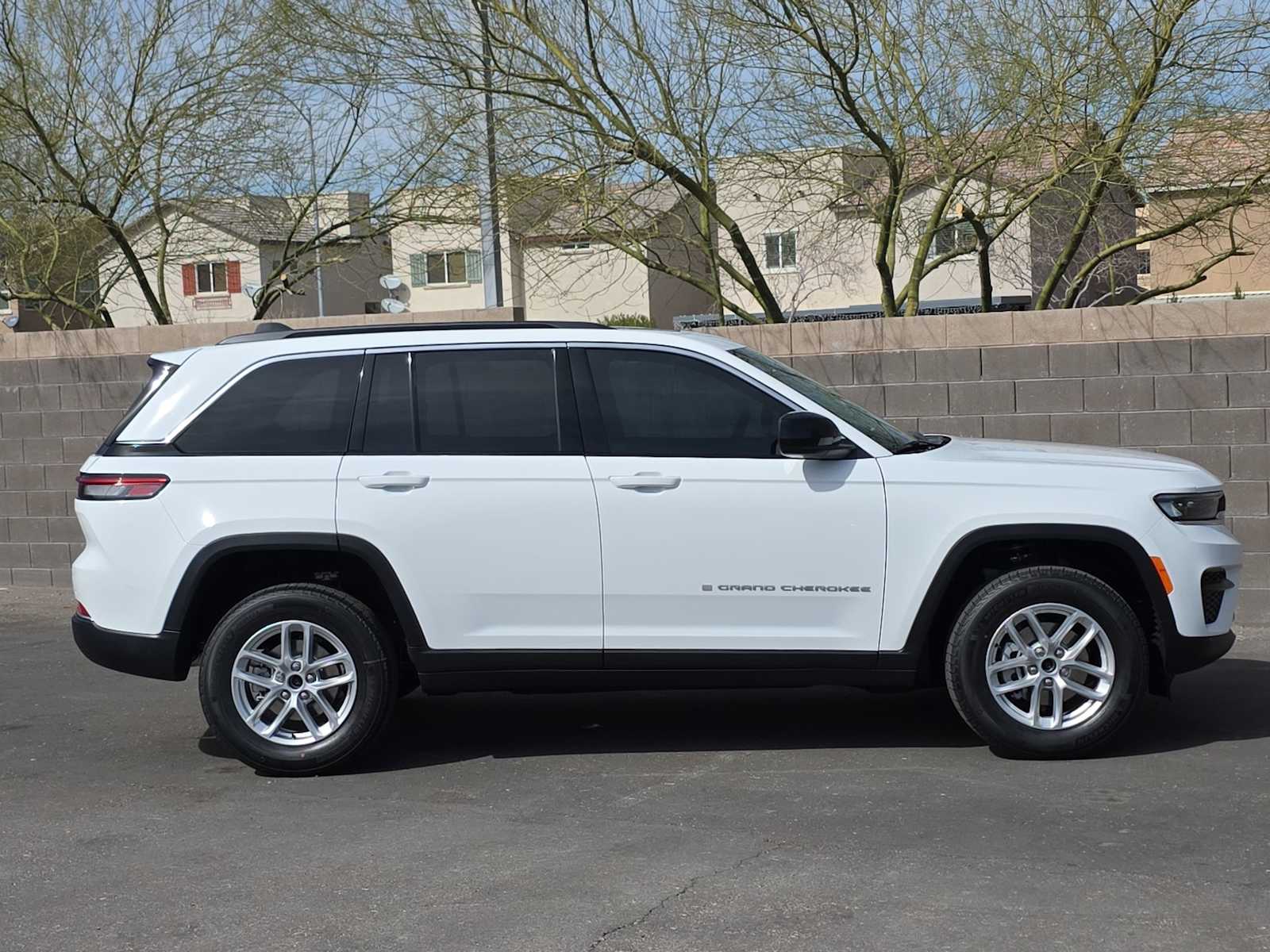 Thumbnail: 2026 Jeep Grand Cherokee - 9