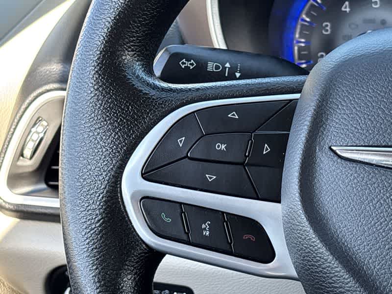 Thumbnail: 2021 Chrysler Voyager - 28