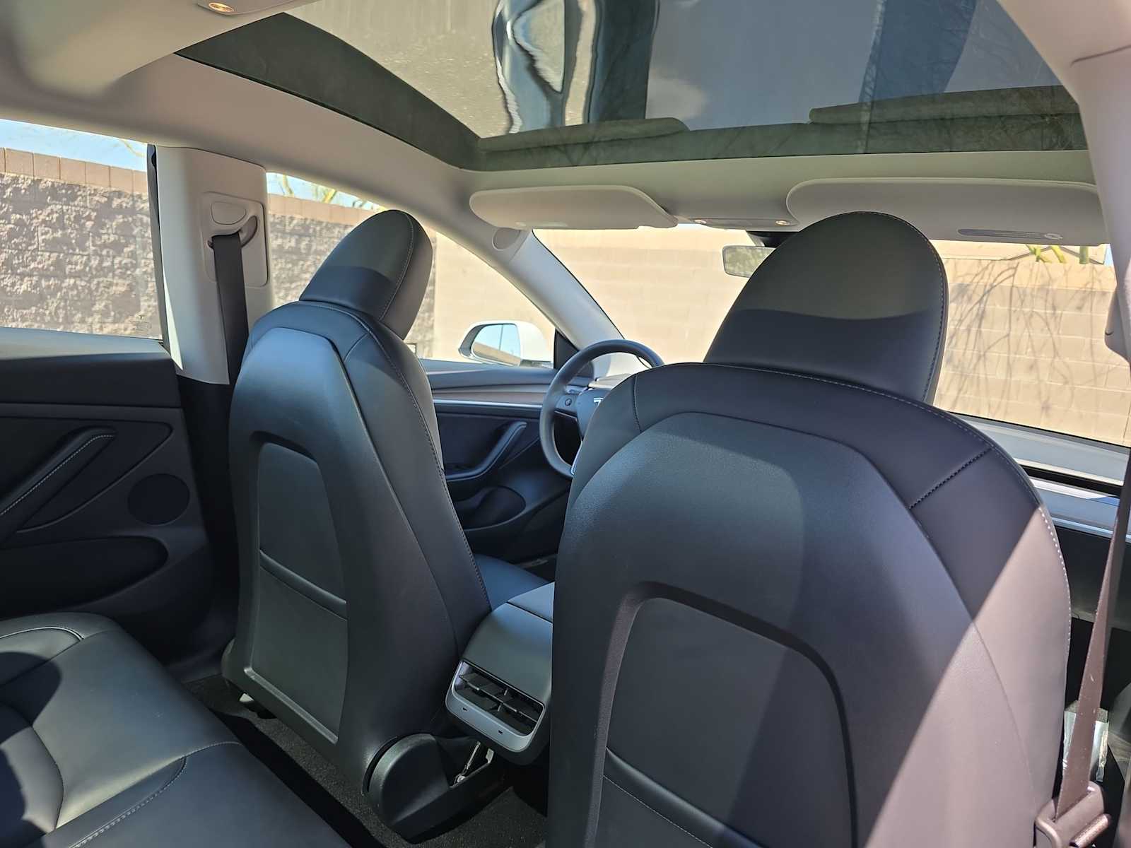 Thumbnail: 2023 Tesla Model 3 - 15