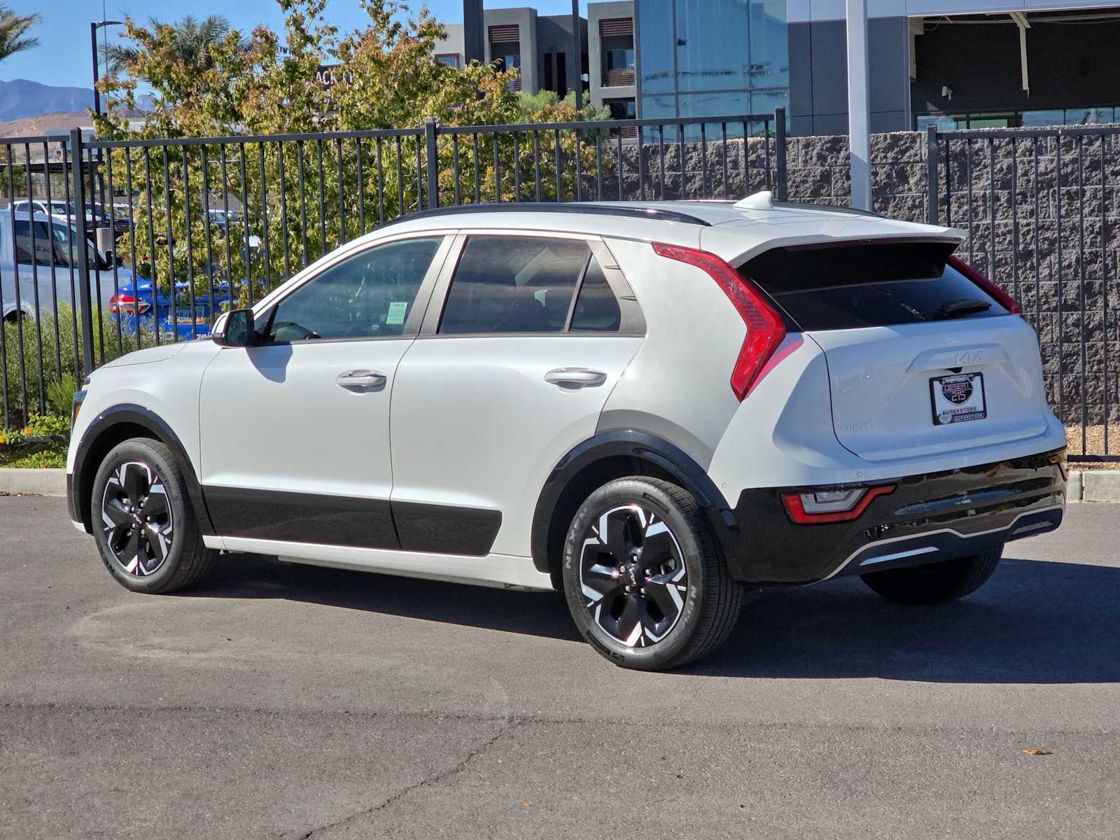 Thumbnail: 2023 Kia Niro - 7