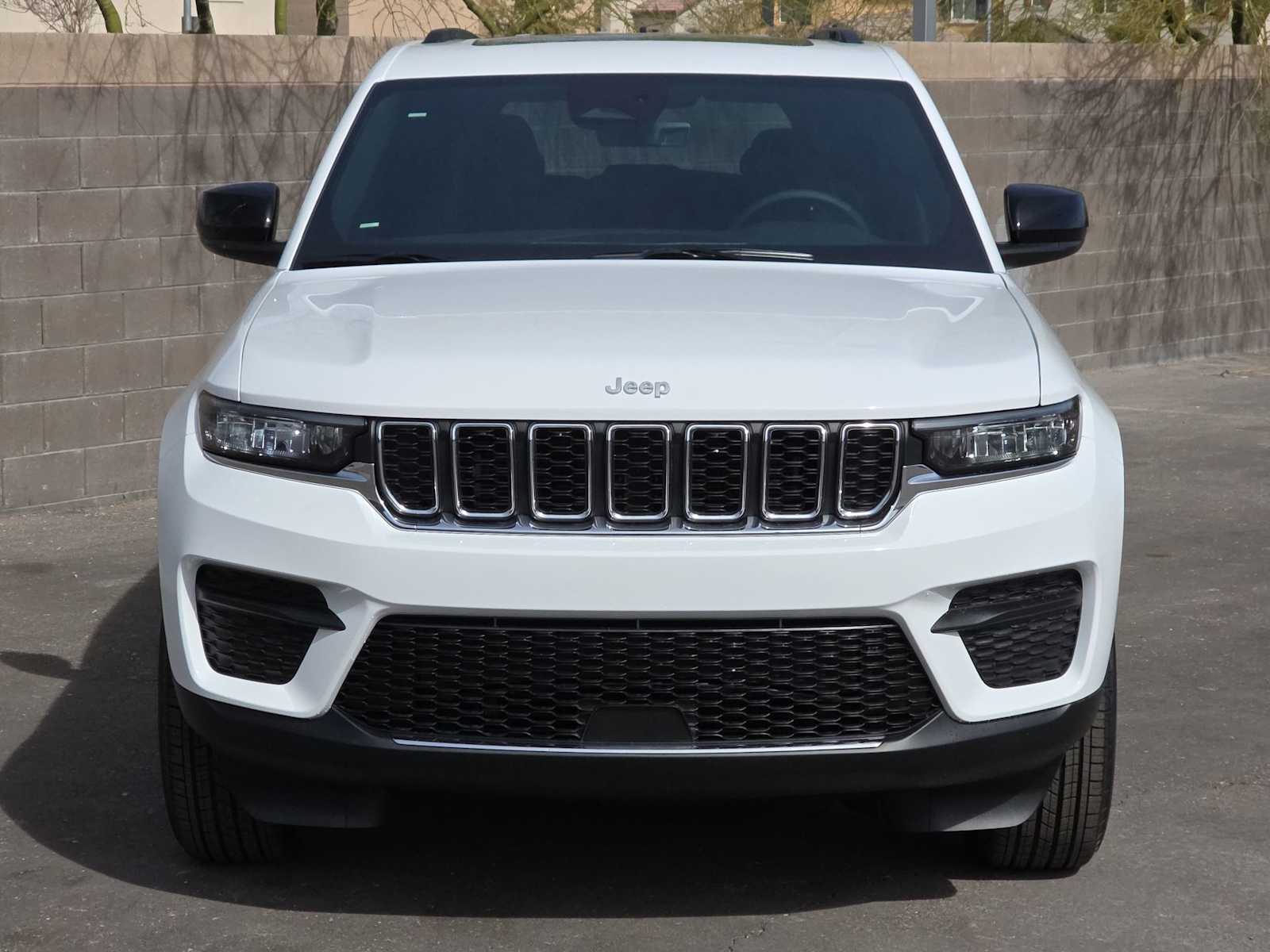 Thumbnail: 2026 Jeep Grand Cherokee - 3
