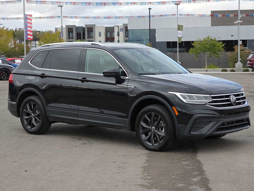 Used 2024 Volkswagen Tiguan SE SUV