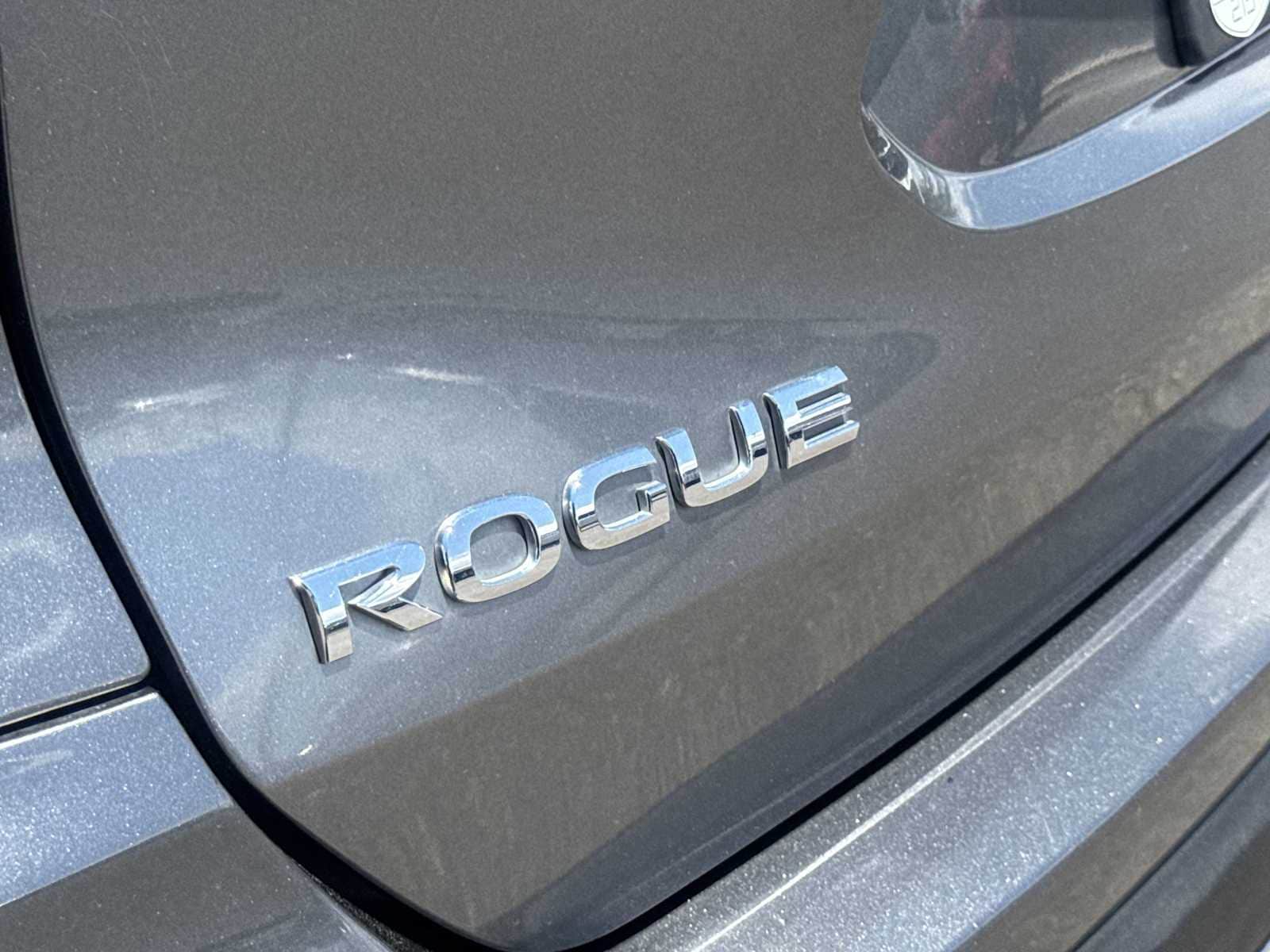 Thumbnail: 2017 Nissan Rogue - 11