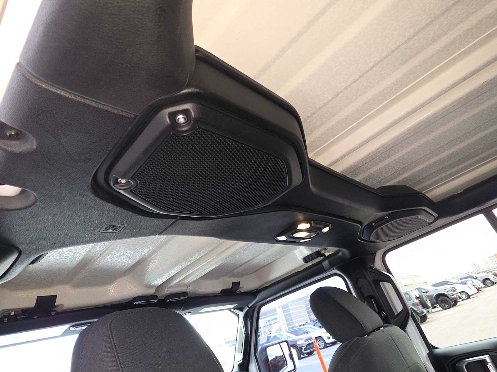 Thumbnail: 2021 Jeep Gladiator - 28