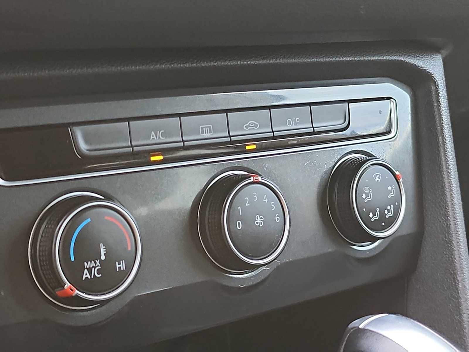 Thumbnail: 2021 Volkswagen Tiguan - 28