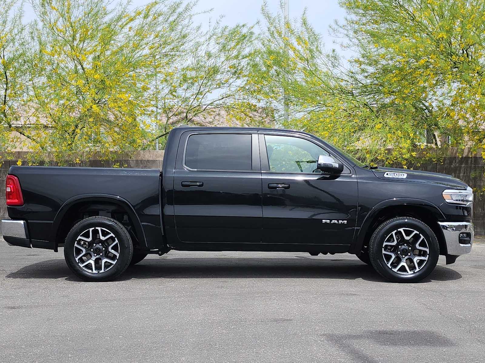 Thumbnail: 2025 RAM 1500 - 10