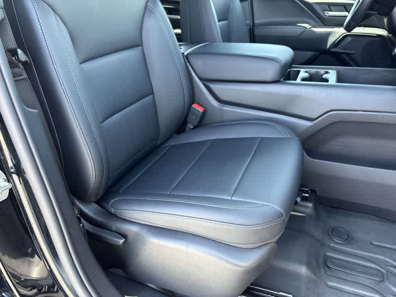Thumbnail: 2024 Chevrolet Silverado EV - 18
