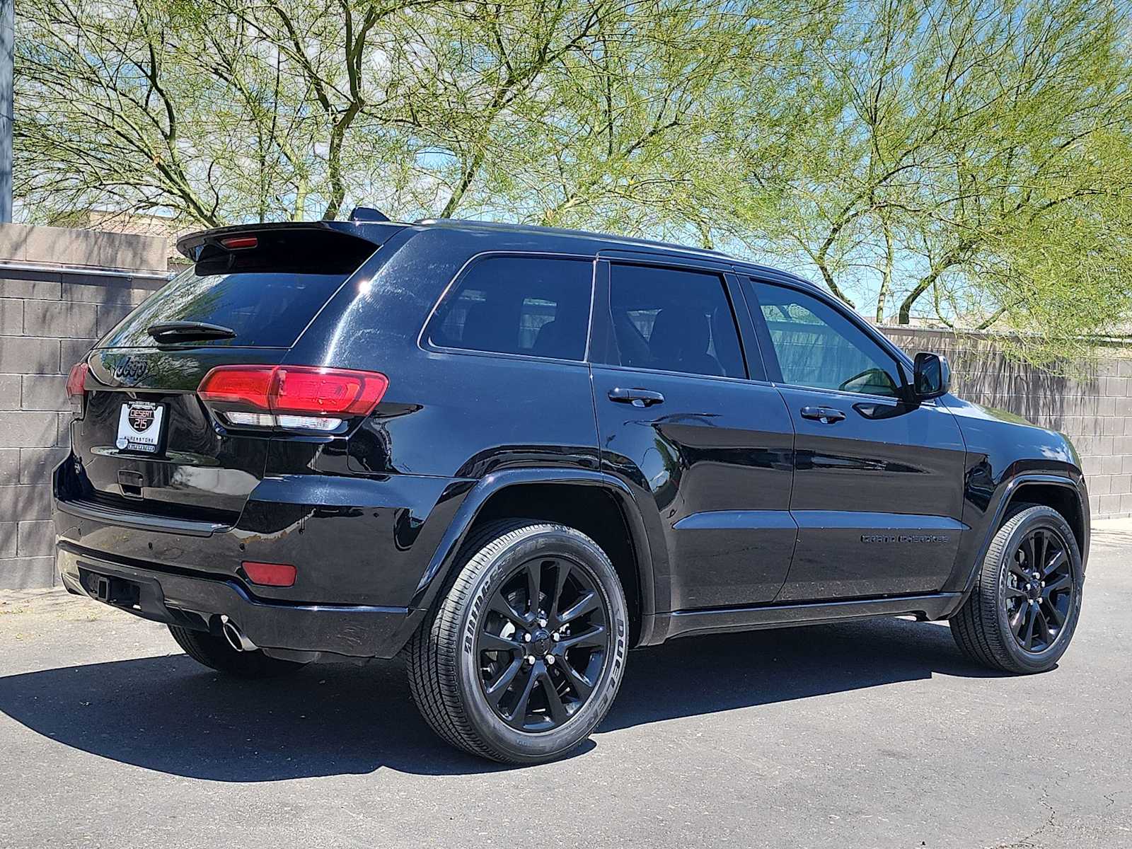 Thumbnail: 2020 Jeep Grand Cherokee - 8