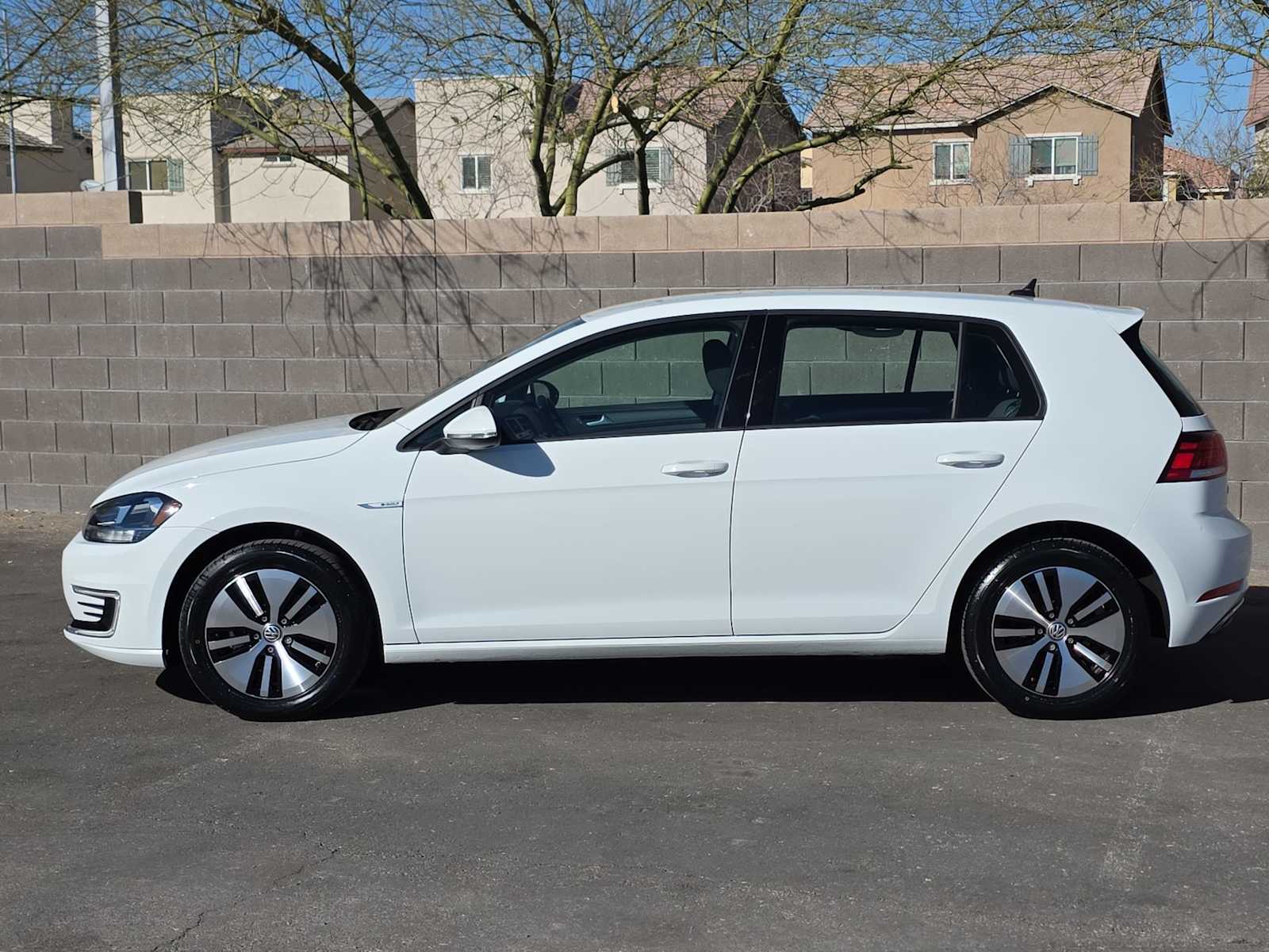 Thumbnail: 2019 Volkswagen e-Golf - 6