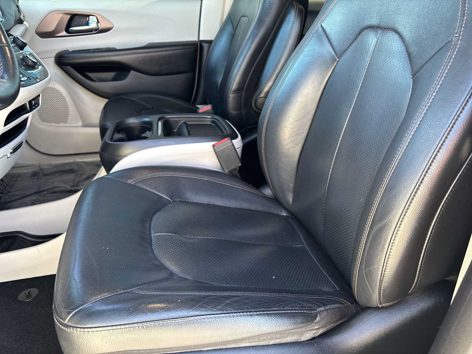 Thumbnail: 2019 Chrysler Pacifica - 15