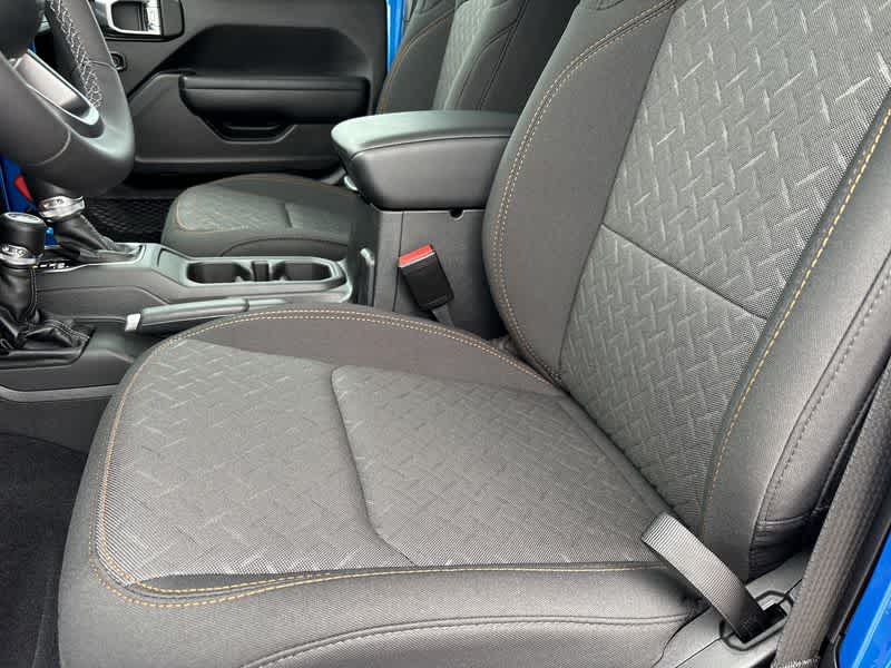 Thumbnail: 2025 Jeep Gladiator - 15