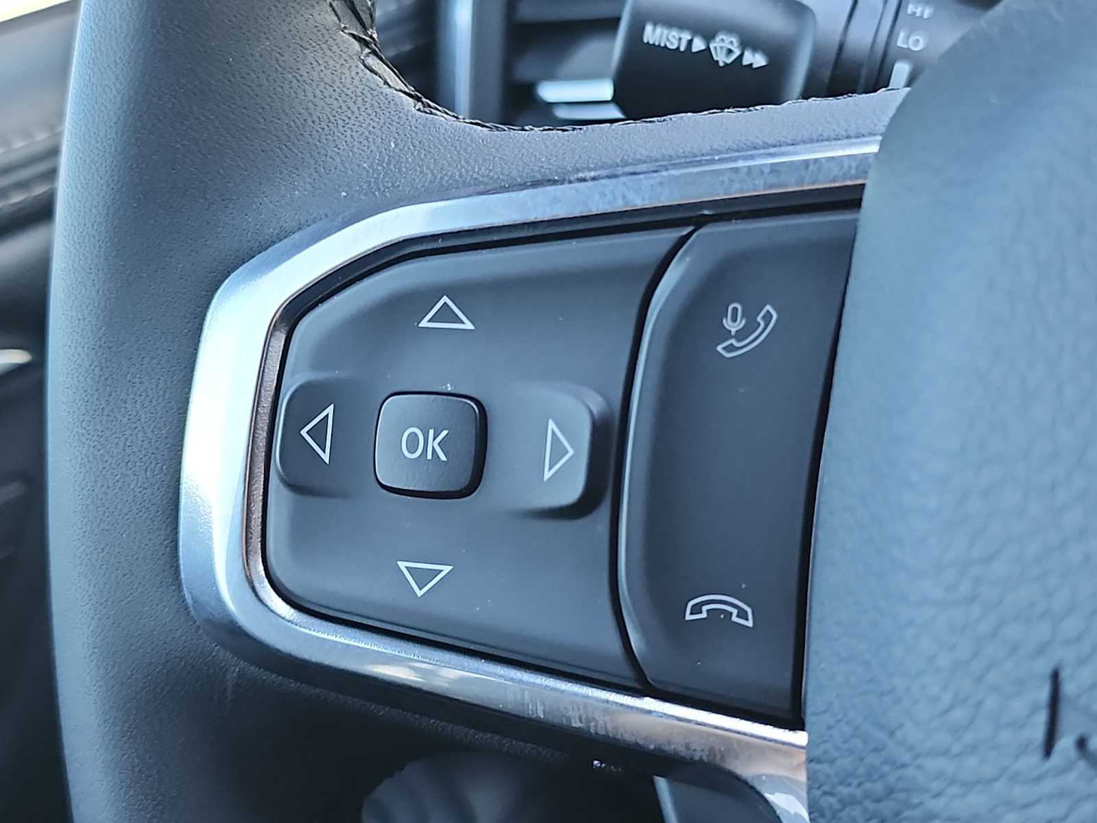 Thumbnail: 2025 RAM 1500 - 28