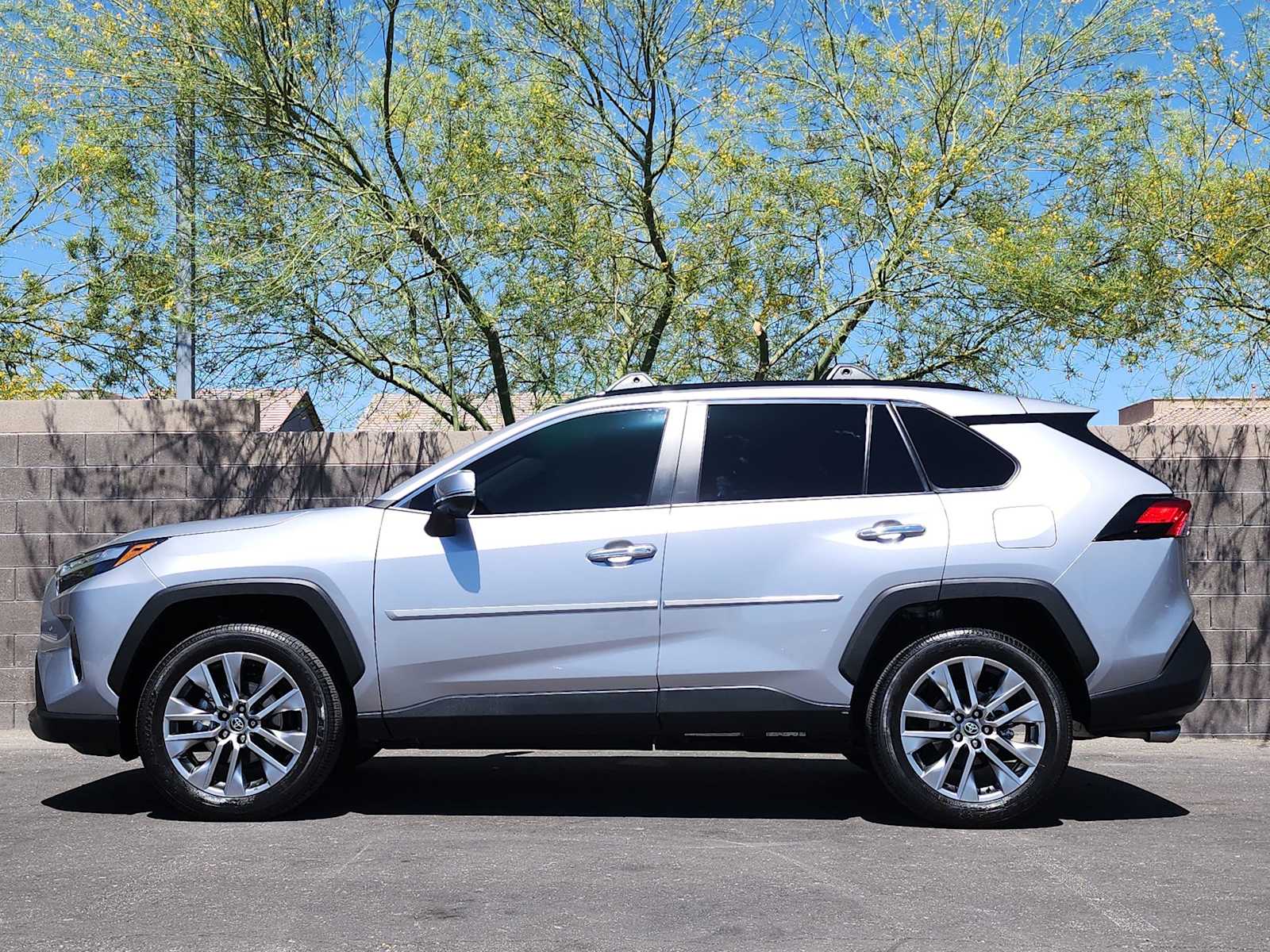 Thumbnail: 2024 Toyota RAV4 - 6