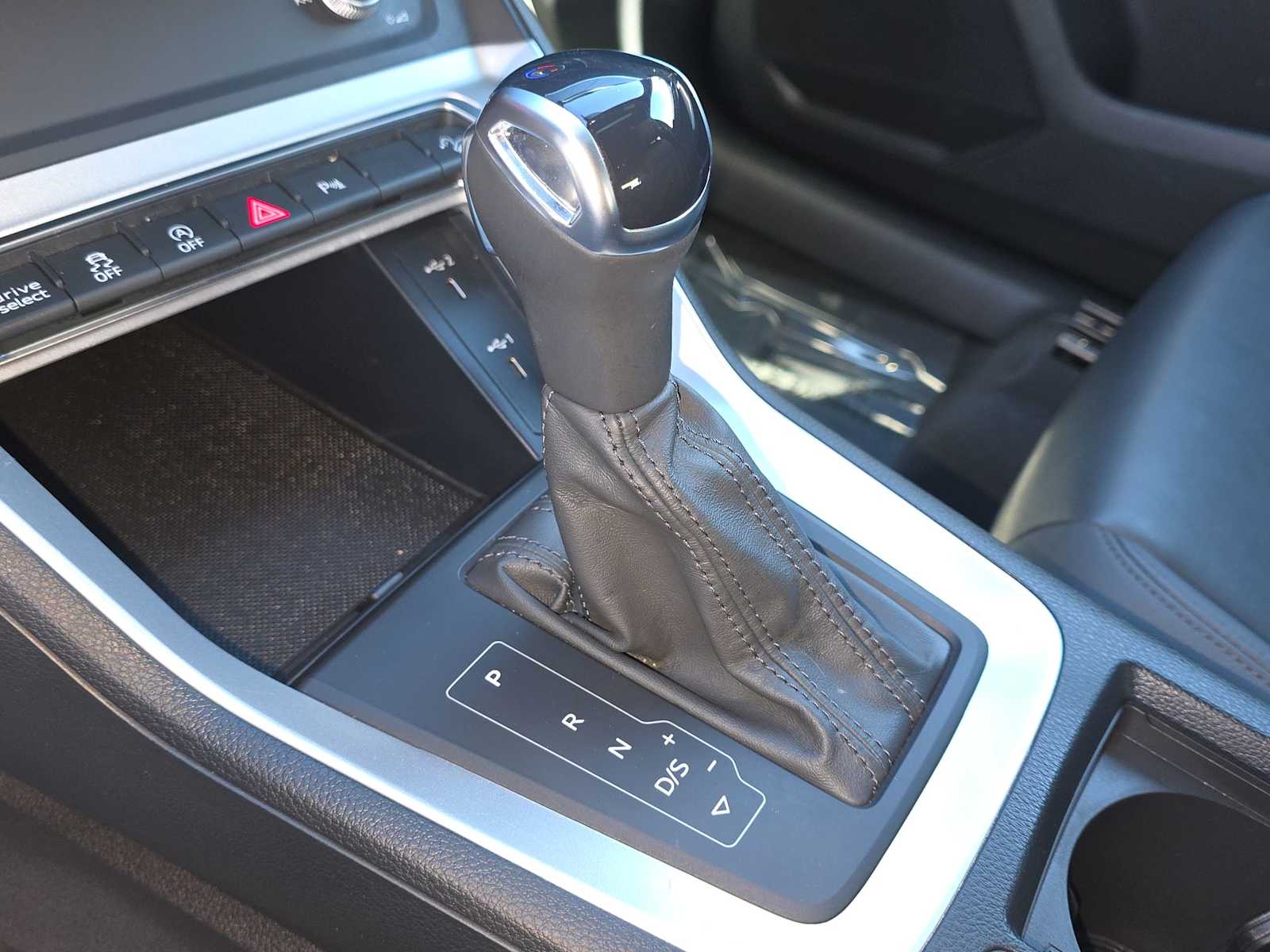 Thumbnail: 2025 Audi Q3 - 21