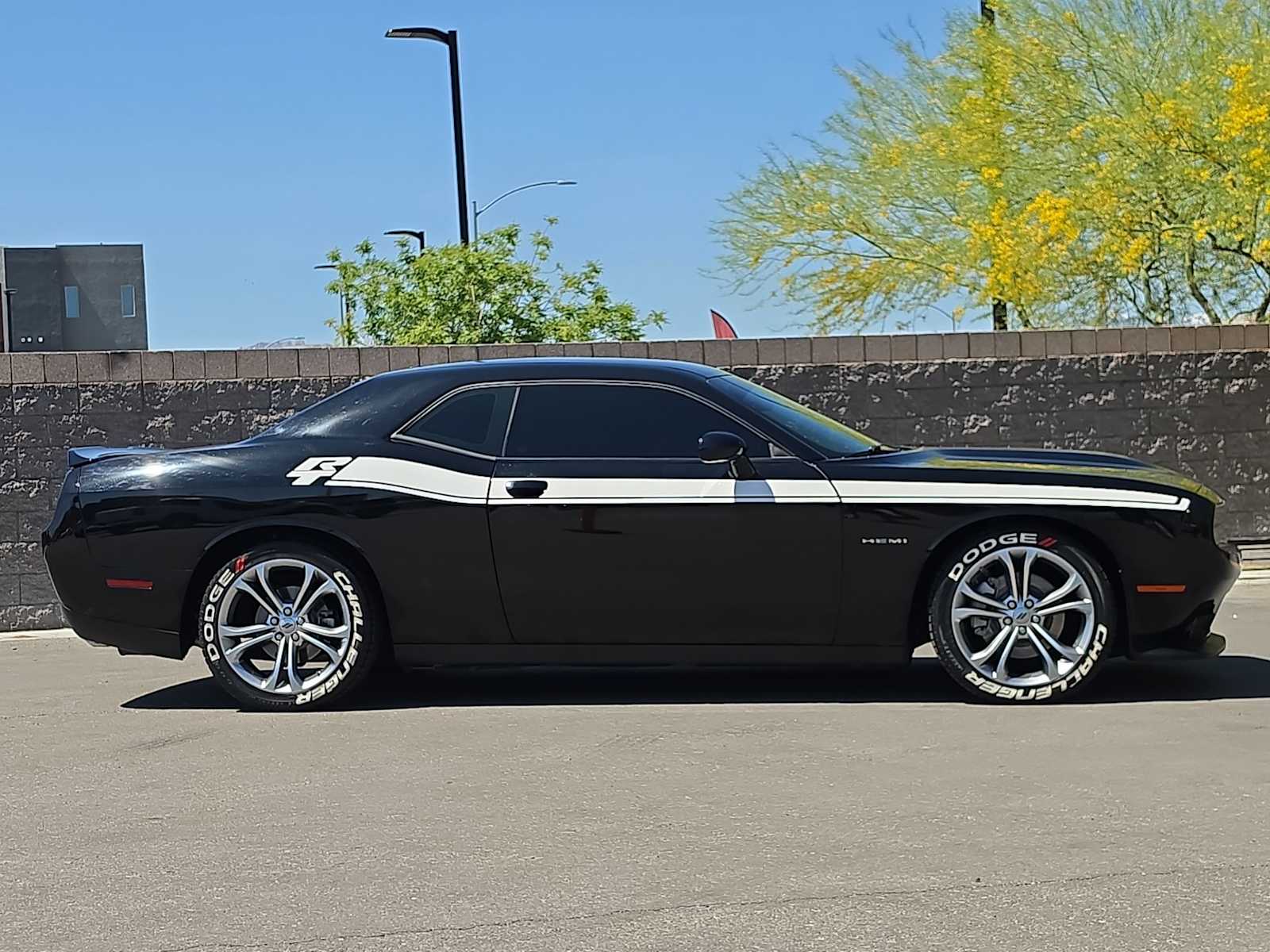 Thumbnail: 2022 Dodge Challenger - 10