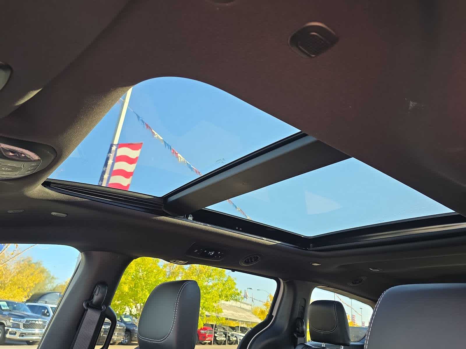 Thumbnail: 2026 Chrysler Pacifica - 32