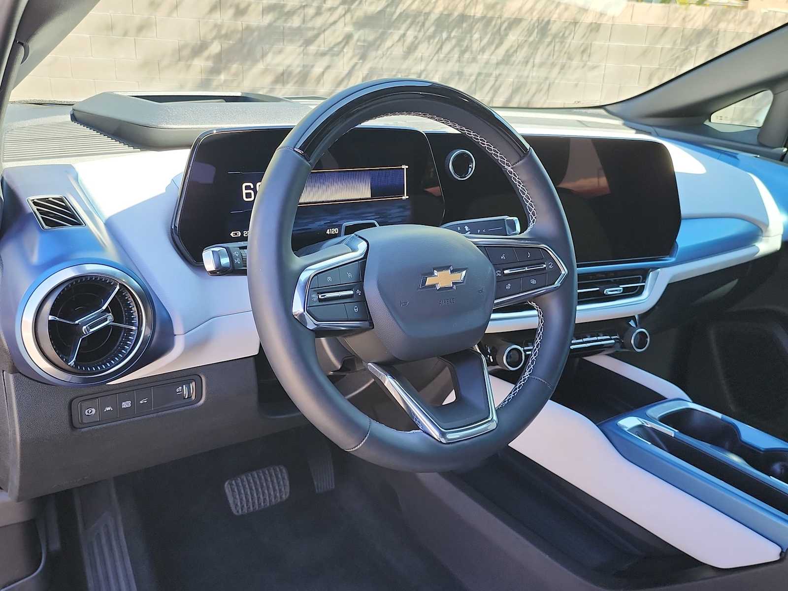Thumbnail: 2025 Chevrolet Equinox - 2