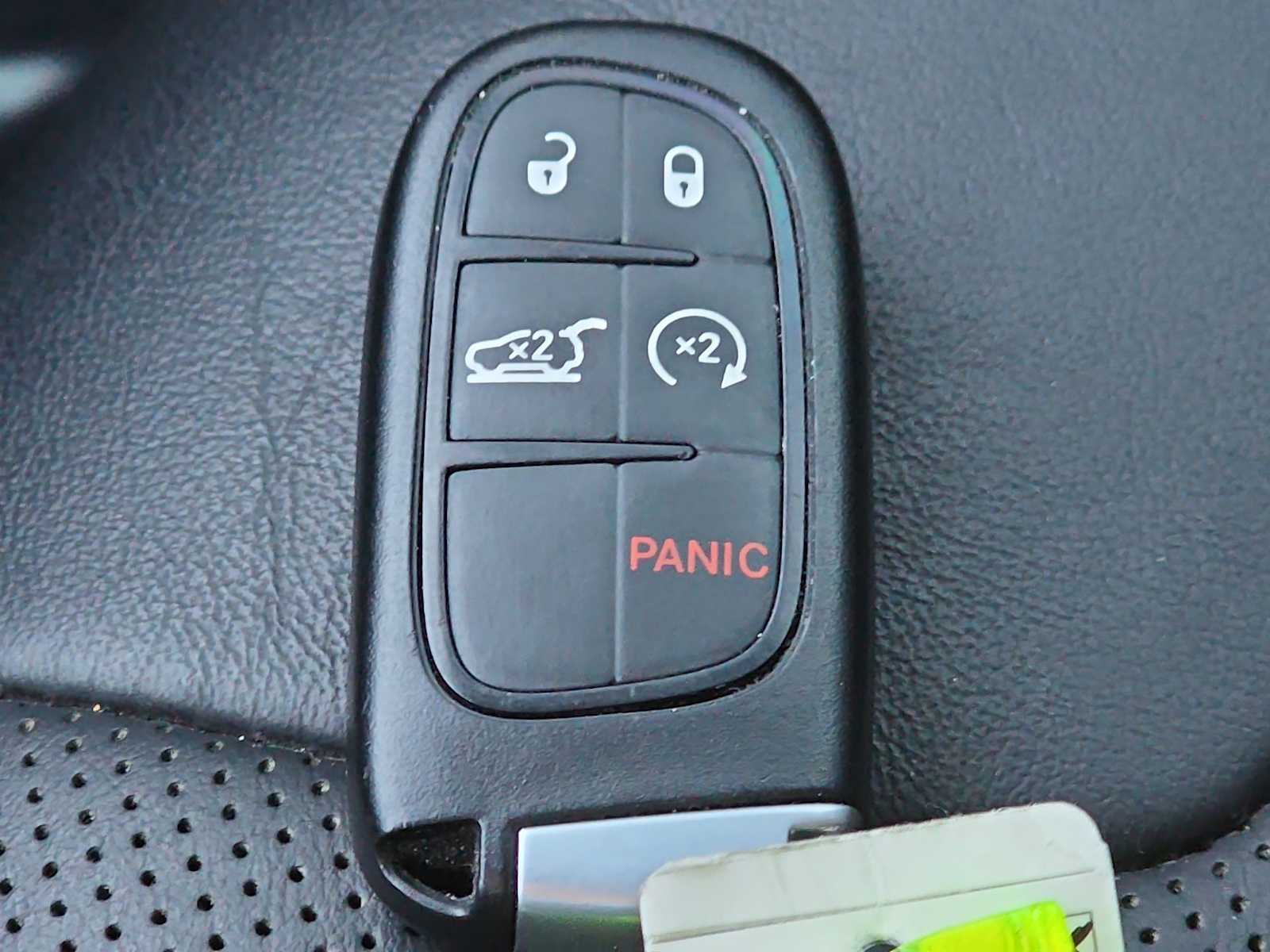 Thumbnail: 2019 Jeep Cherokee - 23