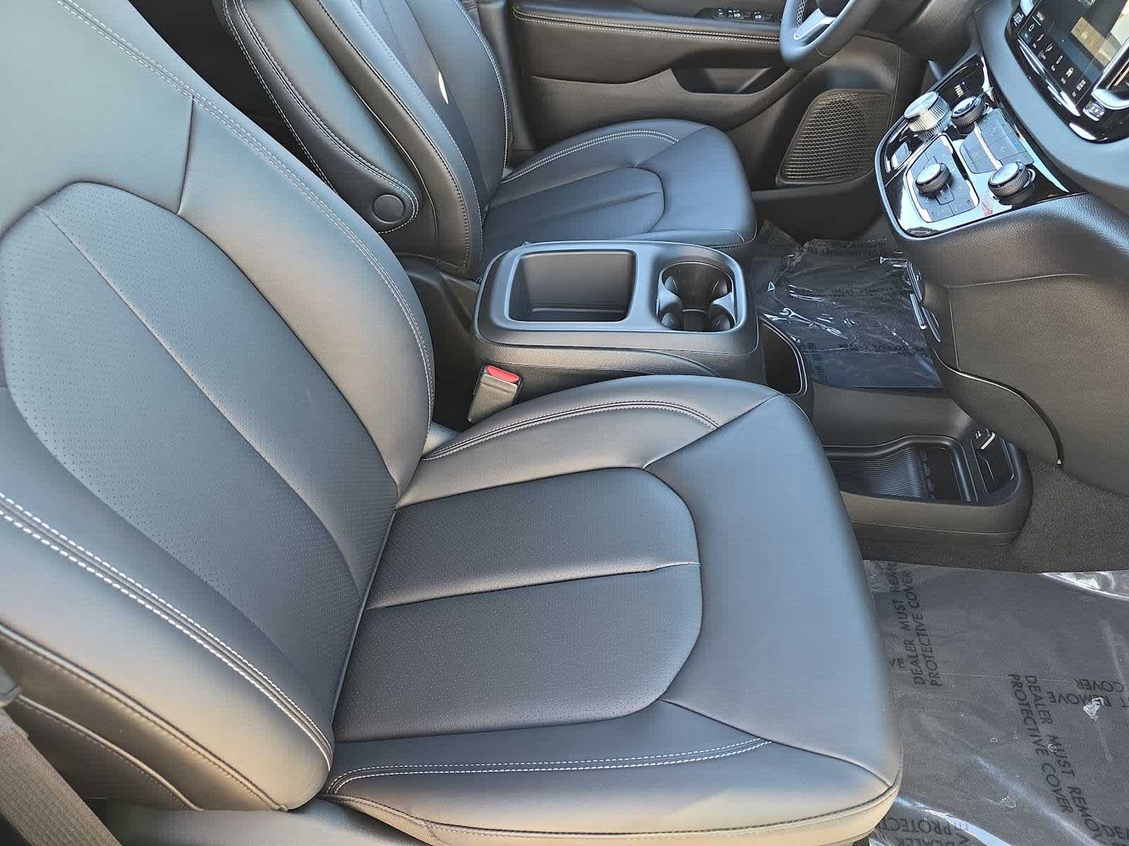 Thumbnail: 2026 Chrysler Voyager - 27