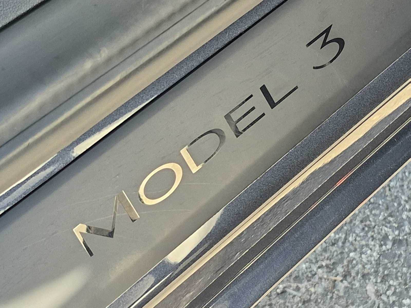 Thumbnail: 2022 Tesla Model 3 - 11
