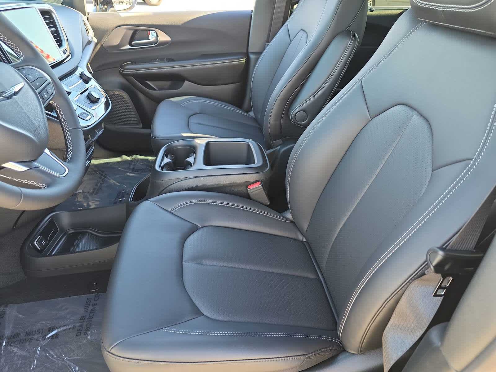 Thumbnail: 2026 Chrysler Voyager - 22