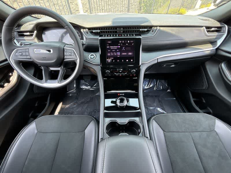 Thumbnail: 2025 Jeep Grand Cherokee L - 14