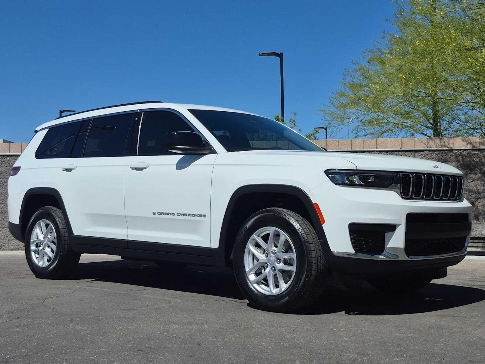 Thumbnail: 2025 Jeep Grand Cherokee L - 3