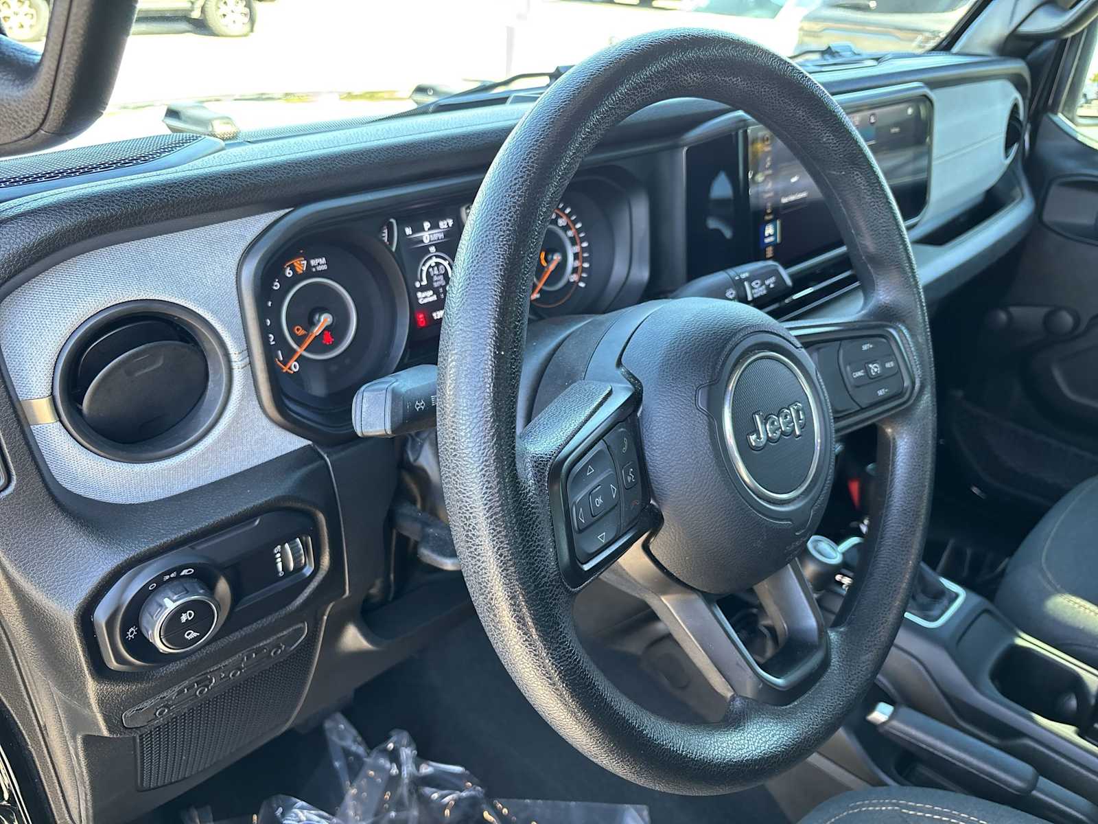 Thumbnail: 2024 Jeep Gladiator - 2