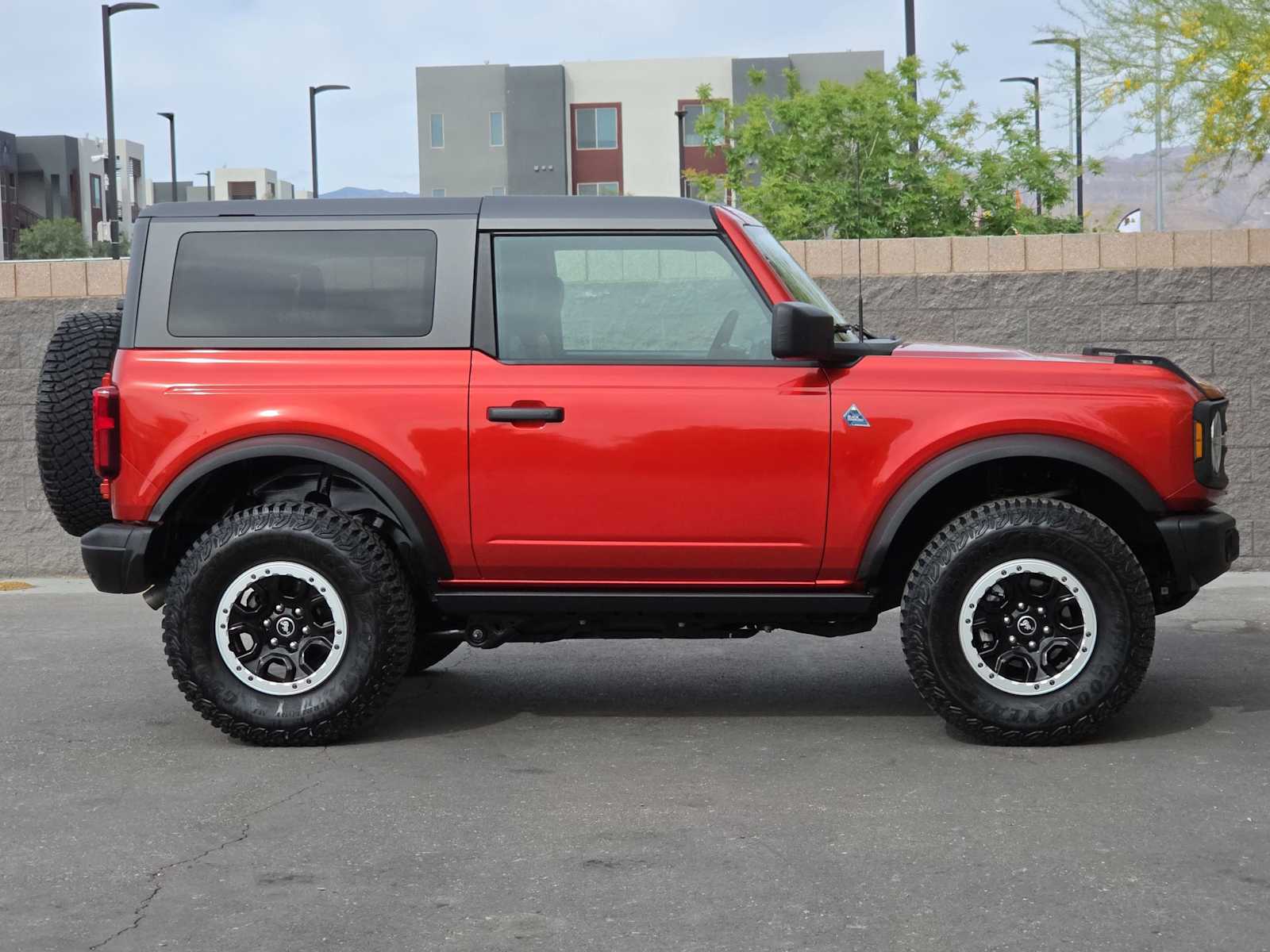 Thumbnail: 2022 Ford Bronco - 10
