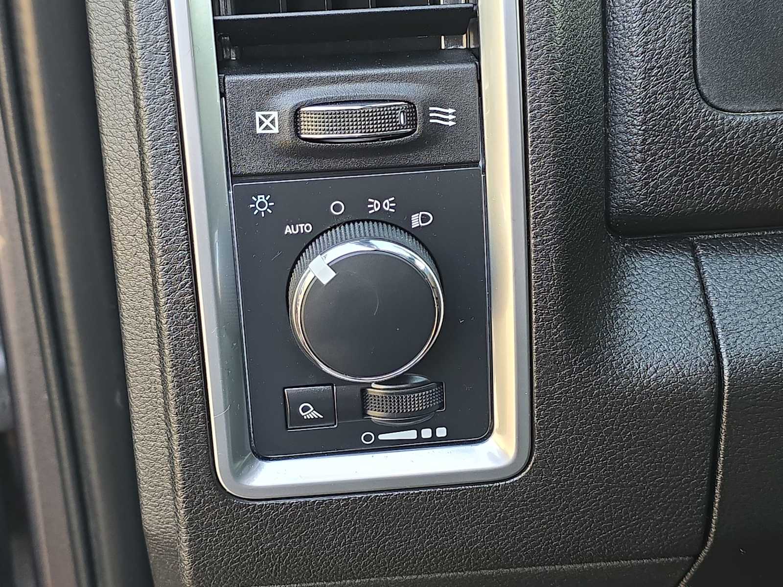 Thumbnail: 2022 RAM 1500 Classic - 27